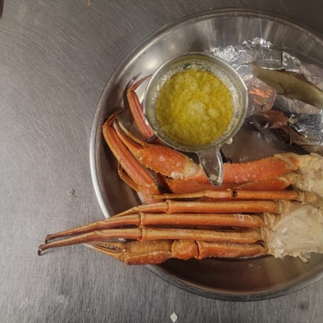 Snow Crab Legs (1 Lb).